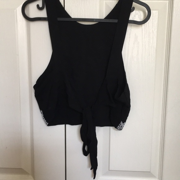 LF Tie Back Crop Top - Picture 3 of 5